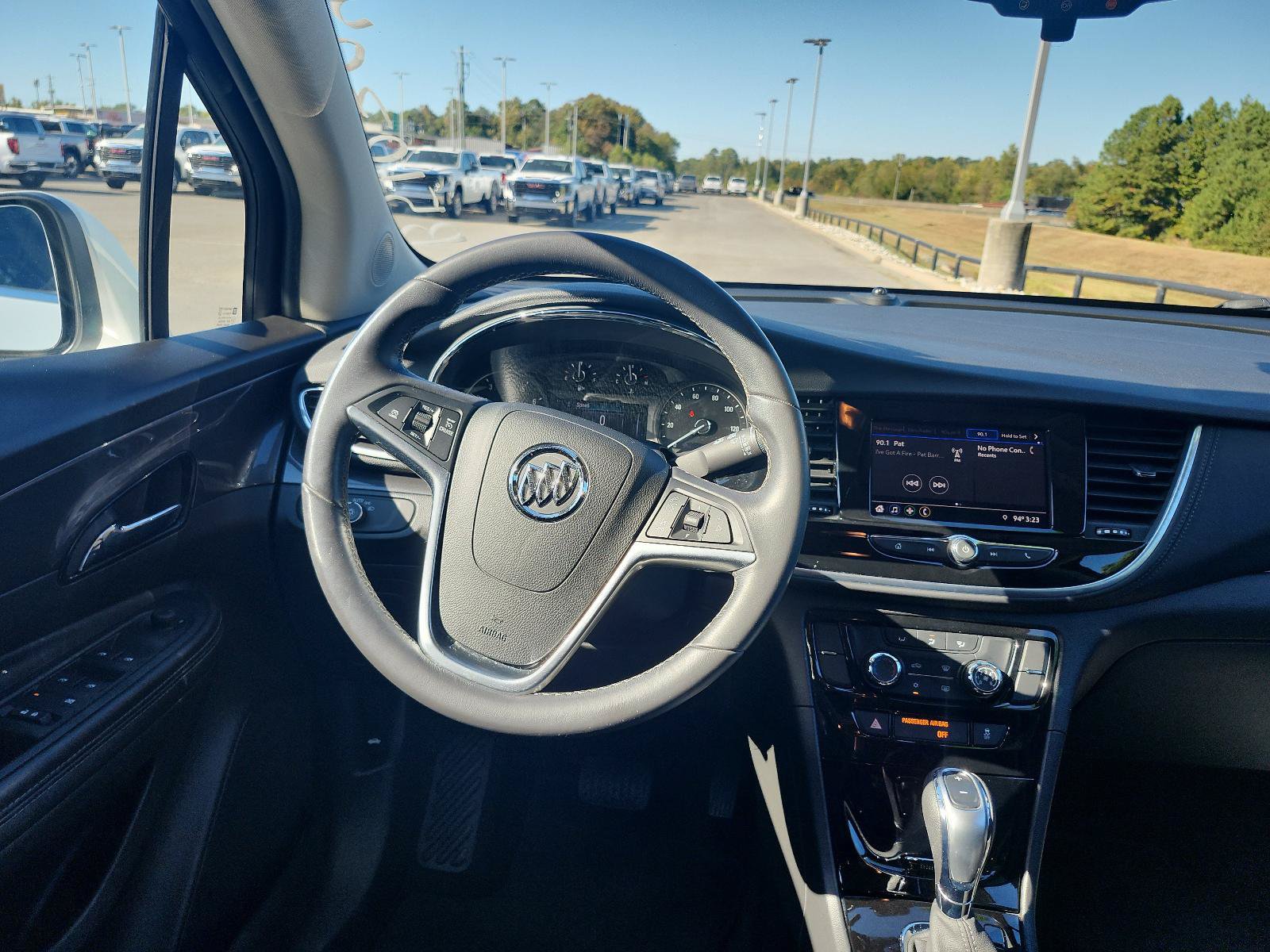 Used 2022 Buick Encore Preferred AWD/4WD image 10