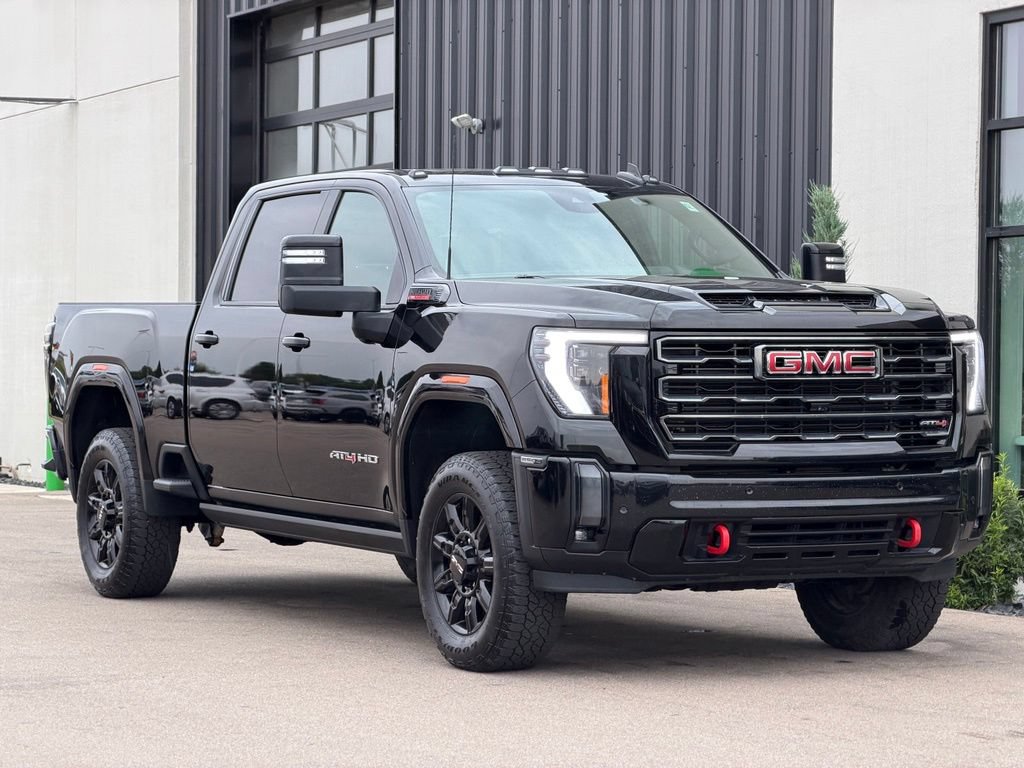 Used 2024 GMC Sierra 2500 AT4 w/ Technology Package AWD/4WD image 4