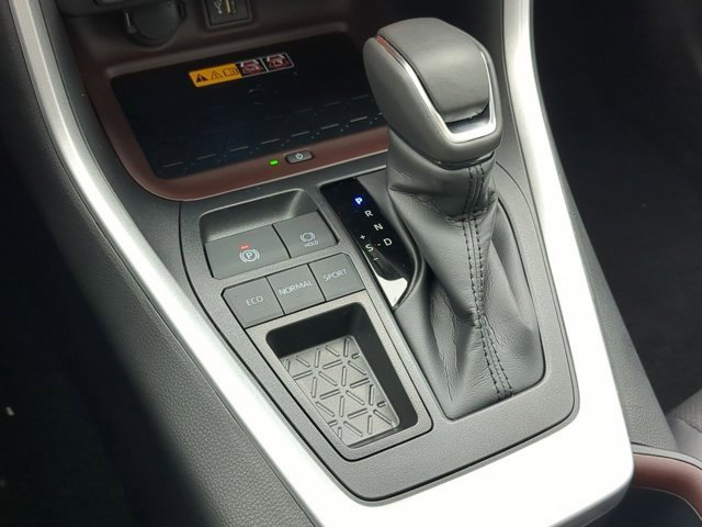 Used 2025 Toyota RAV4 Limited image 15