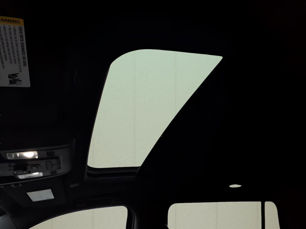 Used 2023 Chevrolet Suburban Z71 w/ Luxury Package image 11