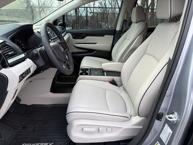 New 2026 Honda Odyssey Touring image 9
