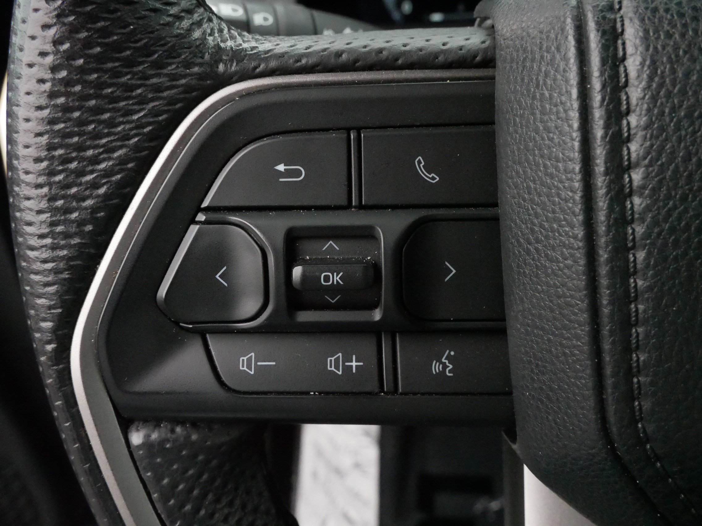 Used 2024 Toyota Tacoma TRD Off-Road image 27