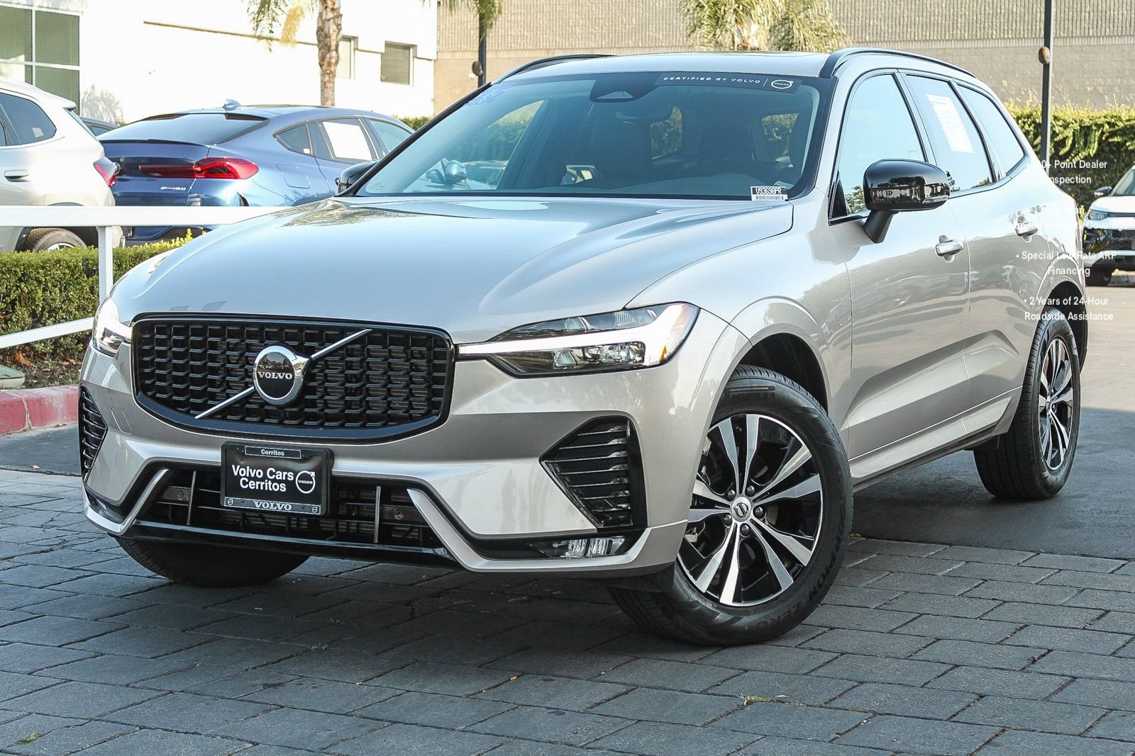 Used 2025 Volvo XC60 B5 Core AWD/4WD image 1
