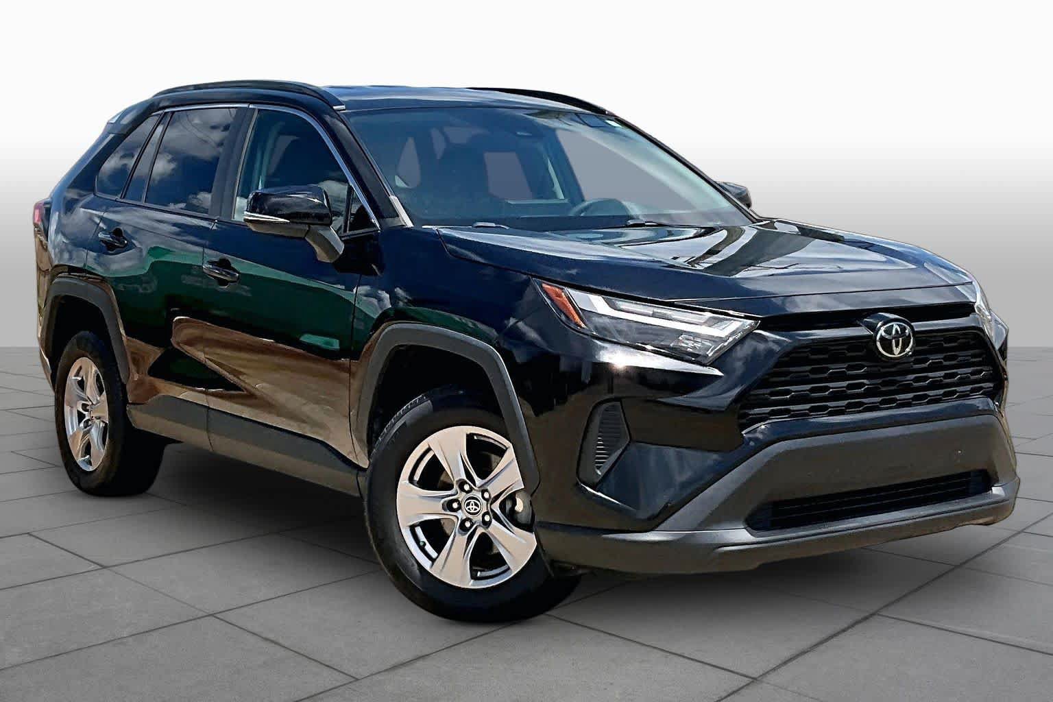 Used 2023 Toyota RAV4 XLE FWD image 3