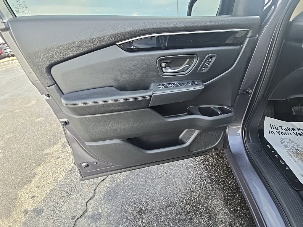 Used 2024 Honda Pilot Touring image 13