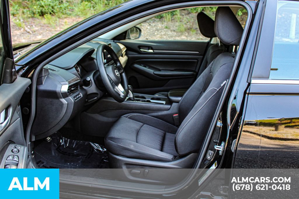 Used 2025 Nissan Altima 2.5 SV FWD image 15