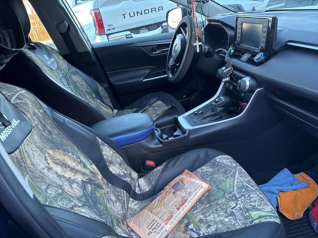 Used 2021 Toyota RAV4 XLE w/ Convenience Package image 15