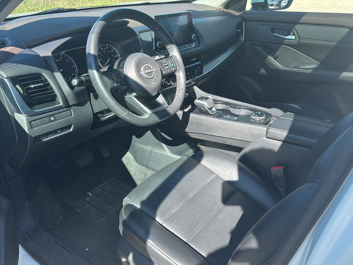 Used 2023 Nissan Rogue SV w/ SV Premium Package AWD/4WD image 11