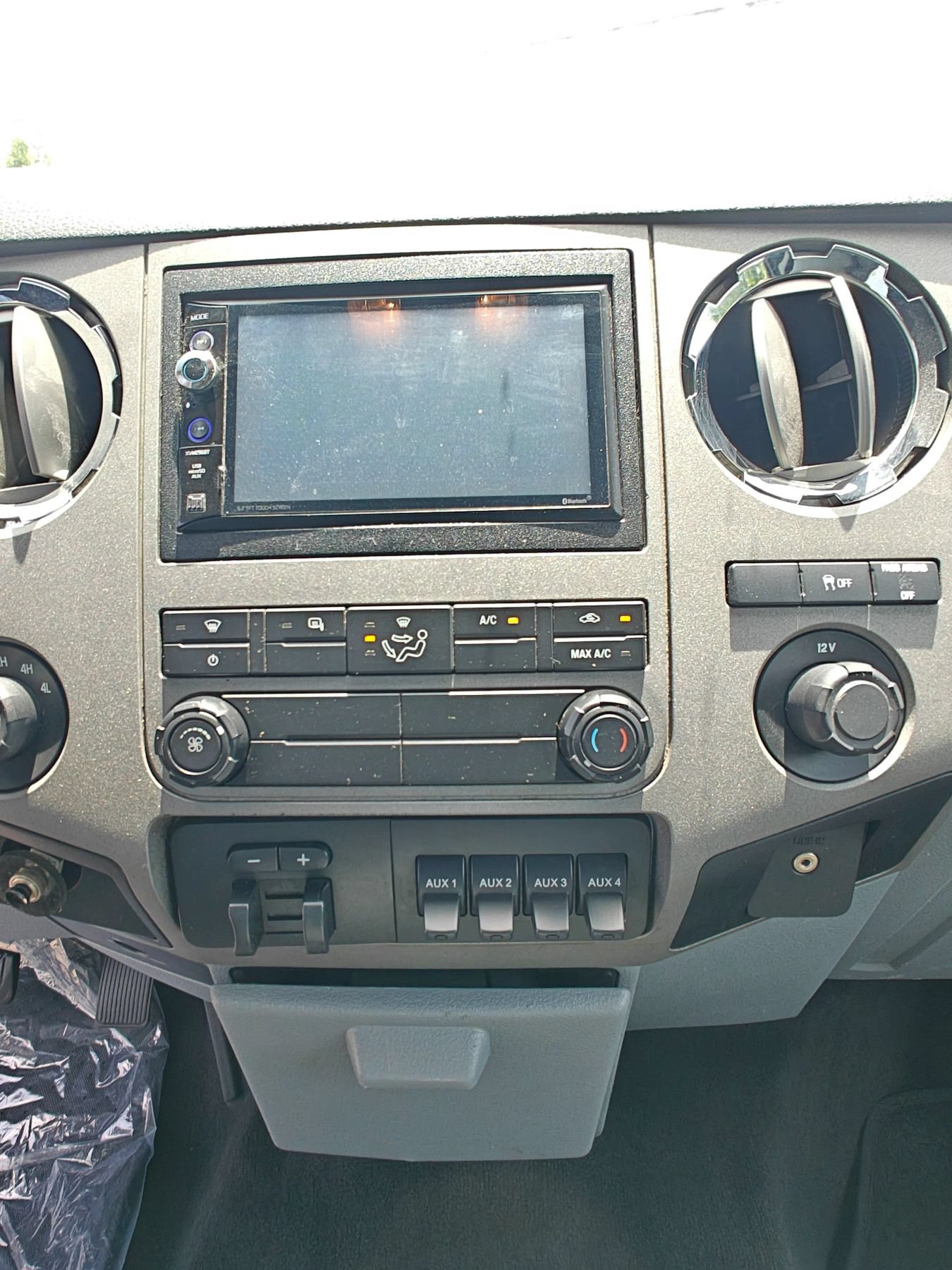 Used 2011 Ford F350 XLT w/ Camper Pkg AWD/4WD image 11