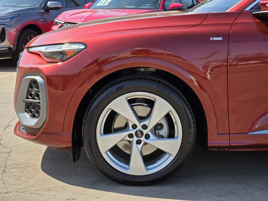 Certified 2025 Audi Q5 Prestige w/ 20" Wheel Package AWD/4WD image 13
