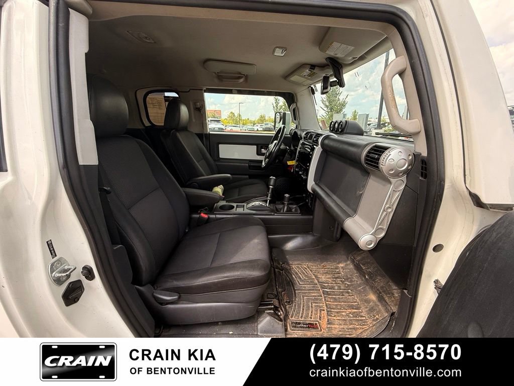 Used 2010 Toyota FJ Cruiser 4WD image 31