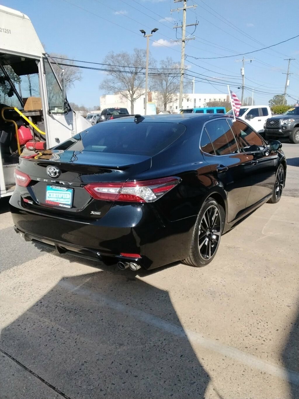 Used 2019 Toyota Camry XSE FWD image 4