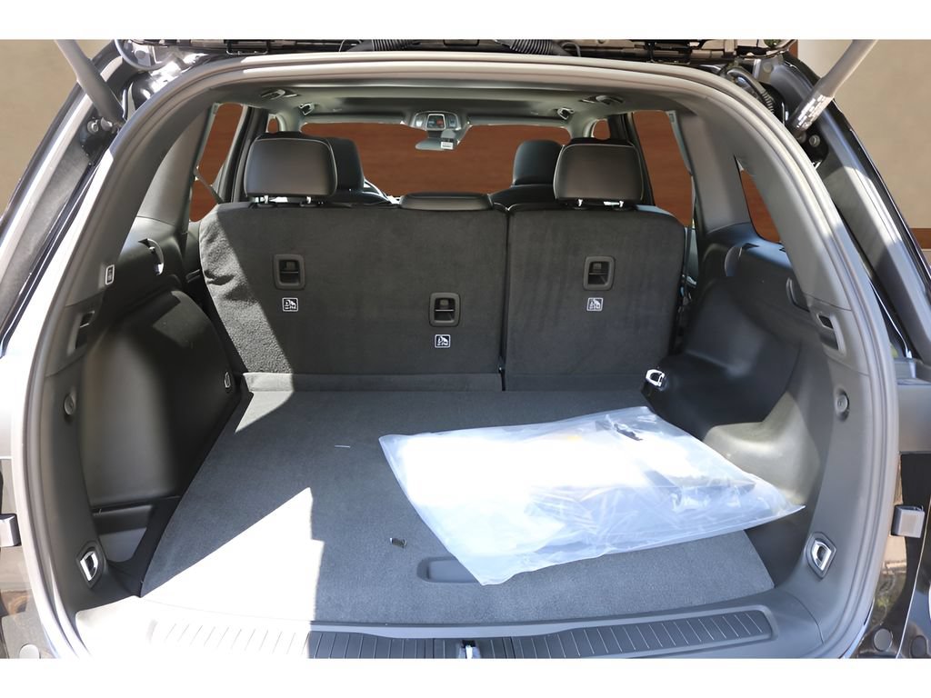 New 2027 Jeep Grand Cherokee Altitude AWD/4WD image 17