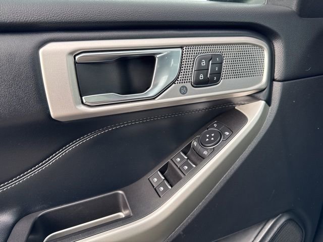 Used 2020 Ford Explorer Limited w/ Class III Trailer Tow Package image 24