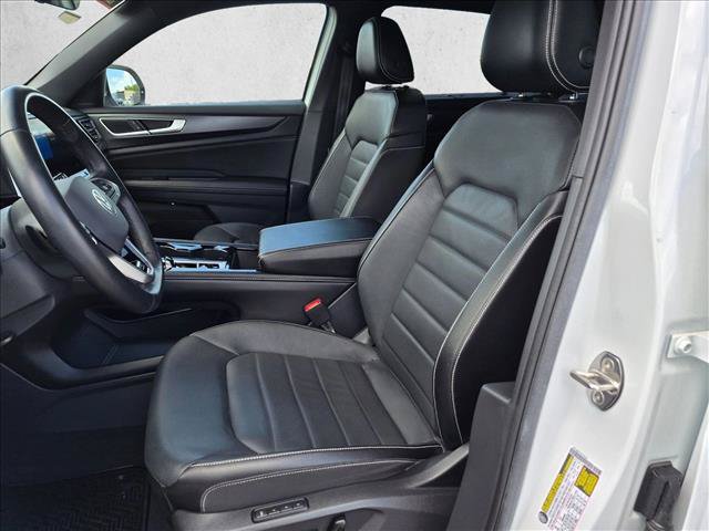 Used 2024 Volkswagen Atlas Cross Sport SEL R-Line AWD/4WD image 16