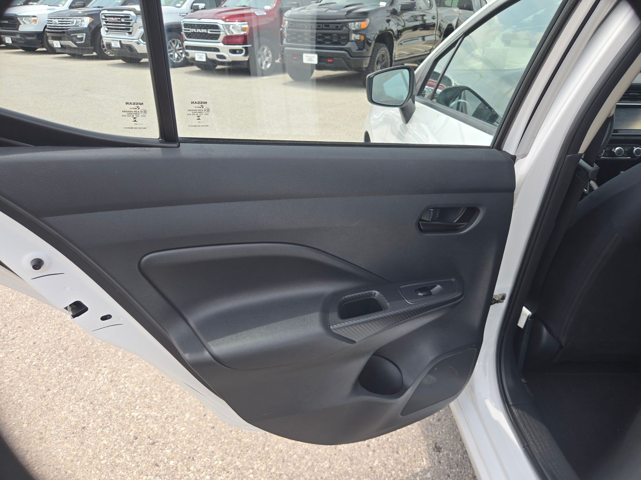 Used 2023 Nissan Versa S FWD image 14