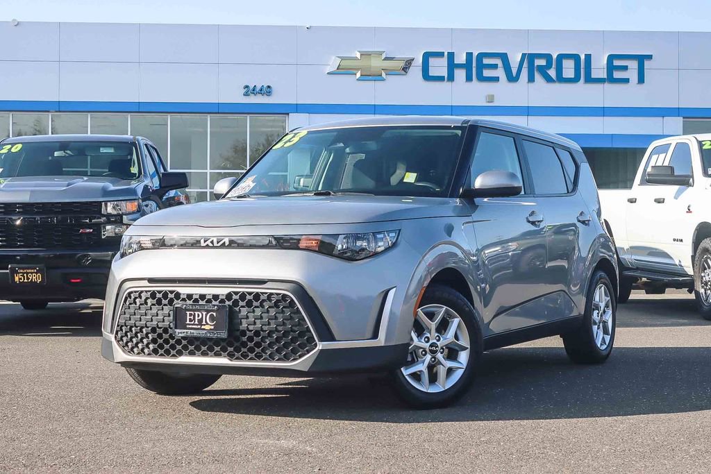 Used 2023 Kia Soul LX w/ LX Technology Package image 1