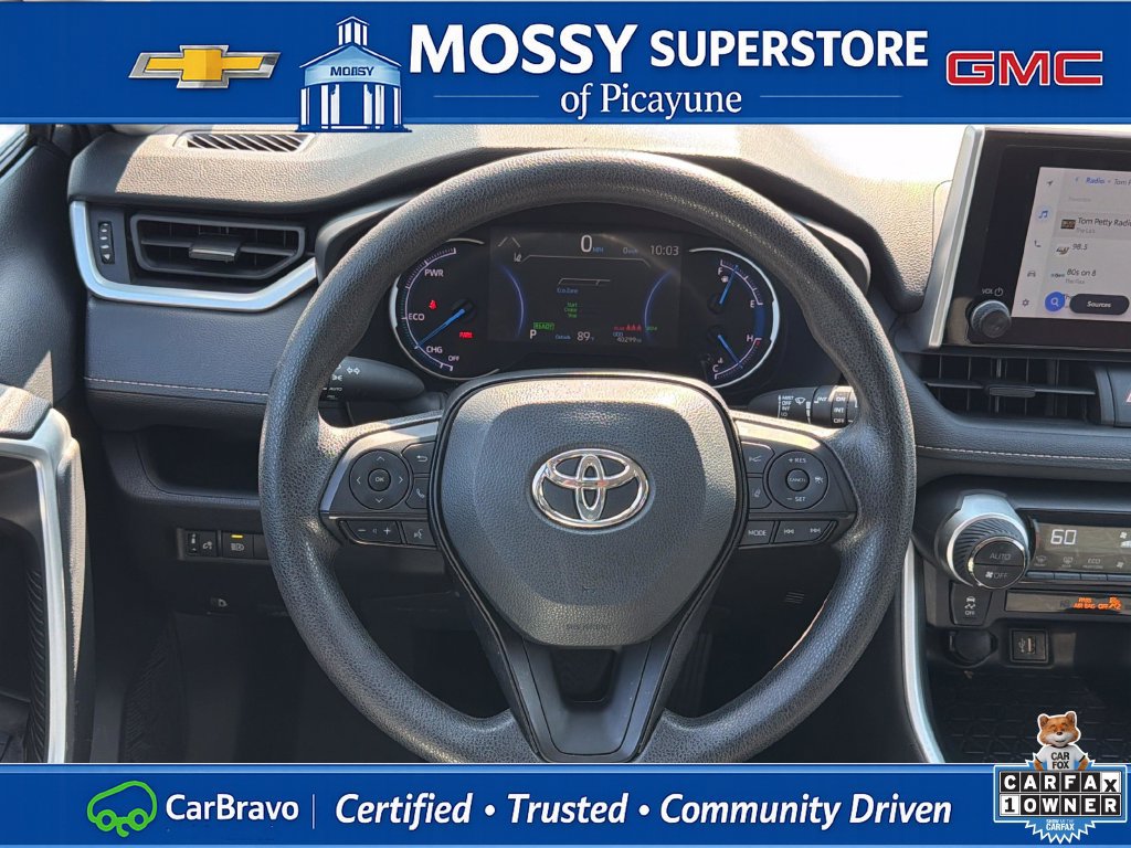 Used 2025 Toyota RAV4 XLE AWD/4WD image 16