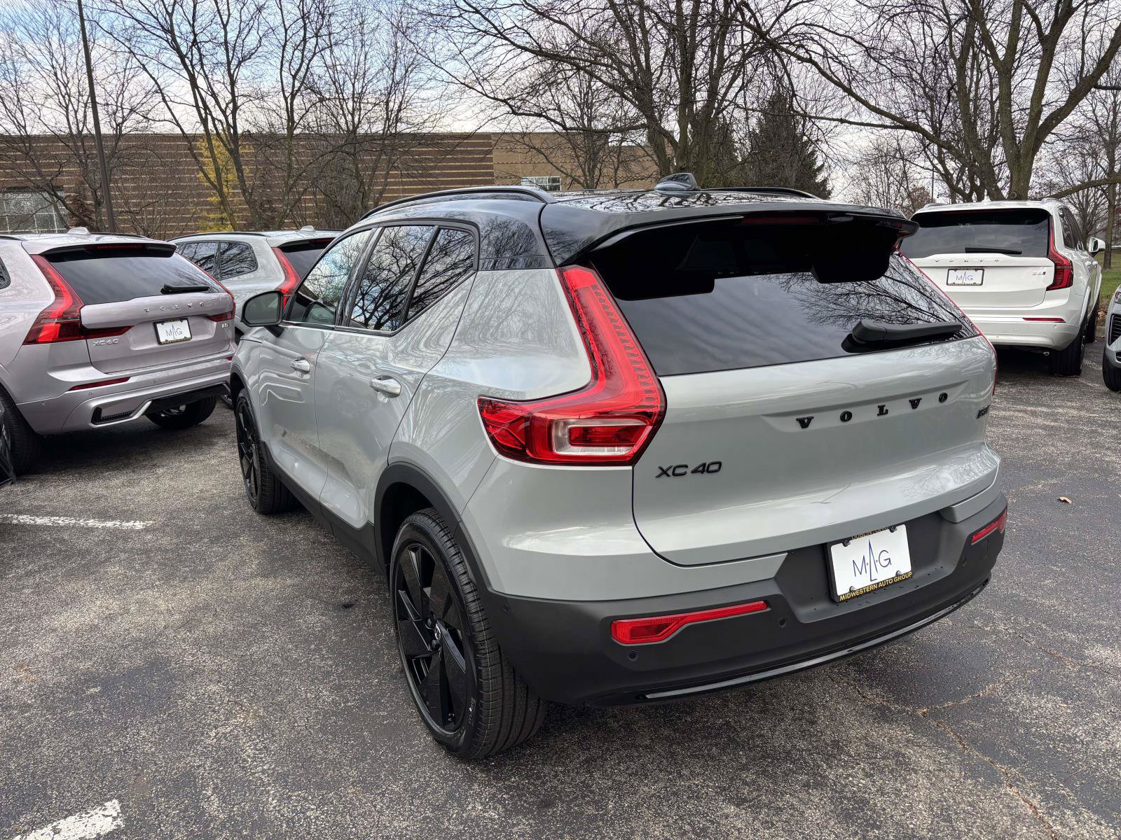 New 2026 Volvo XC40 B5 Ultra w/ Protection Package Premier AWD/4WD image 4