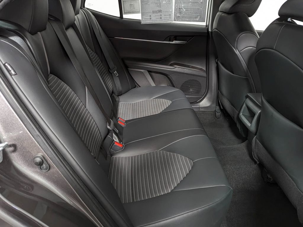 Used 2022 Toyota Camry SE image 33