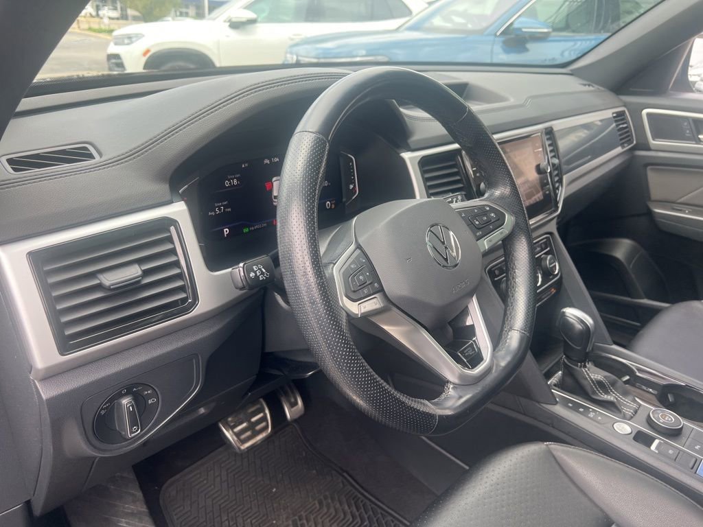 Used 2022 Volkswagen Atlas Cross Sport SEL R-Line AWD/4WD image 12