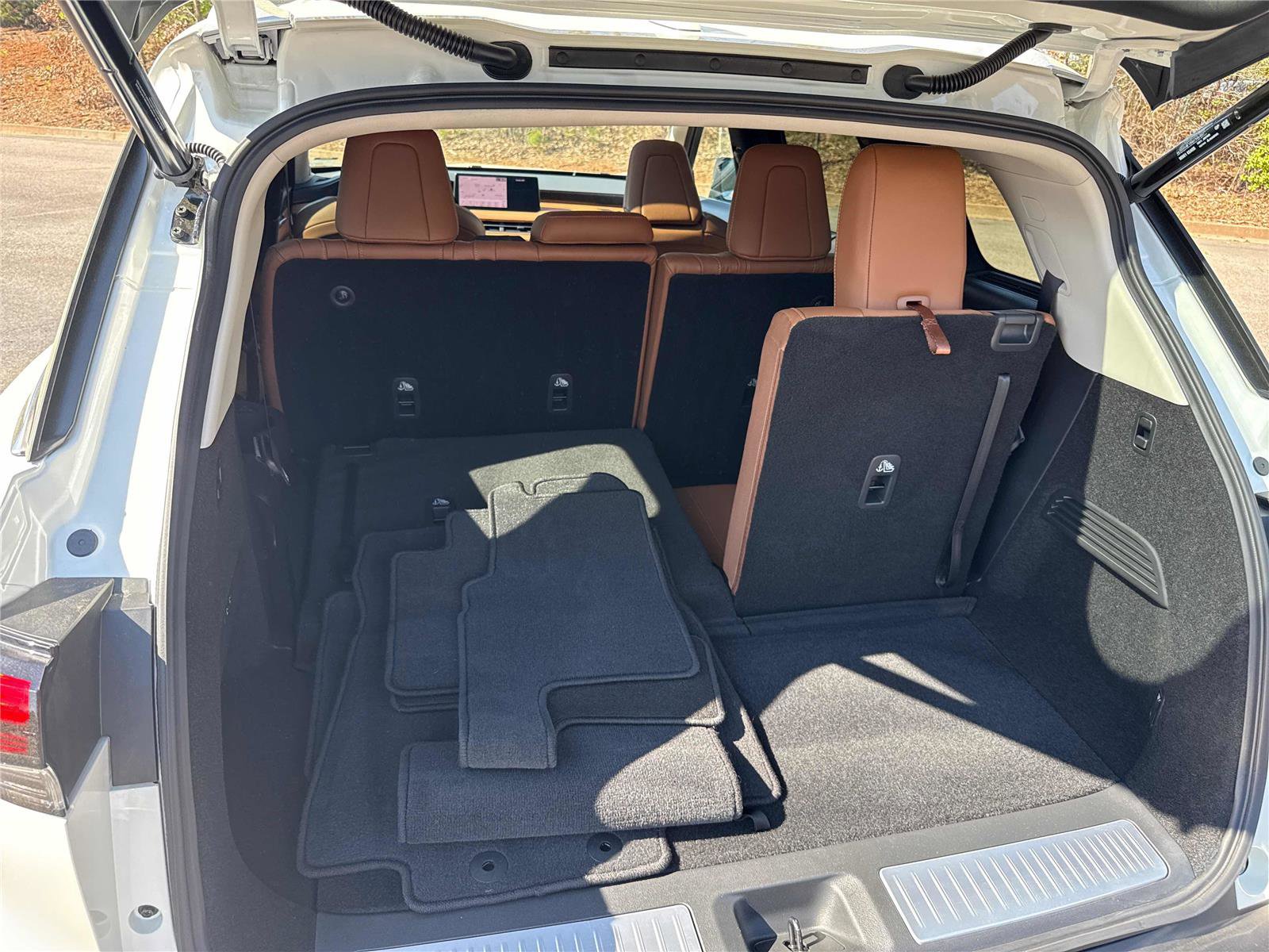 Certified 2025 INFINITI QX60 Sensory image 30