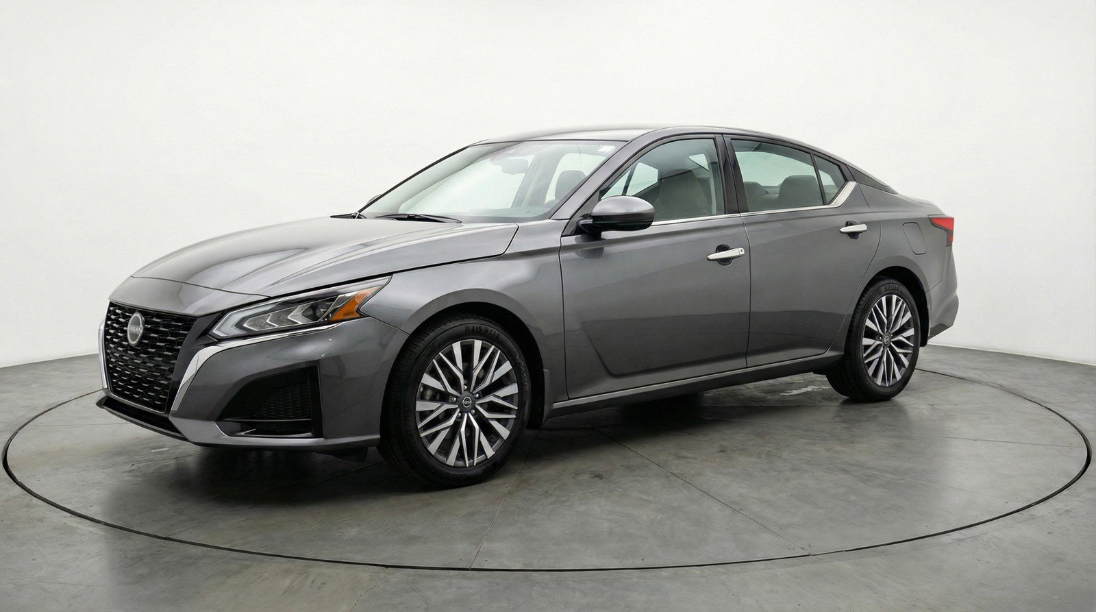 Used 2025 Nissan Altima 2.5 SV image 3