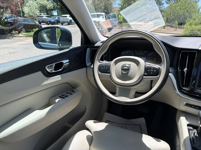 Used 2019 Volvo XC60 T5 Momentum w/ Multimedia Package AWD/4WD image 18