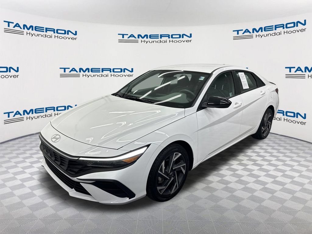 Certified 2025 Hyundai Elantra Sport FWD image 1