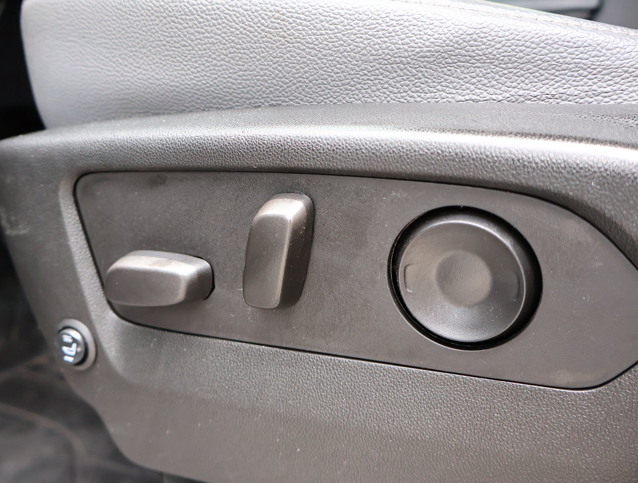Used 2021 Chevrolet Tahoe LS w/ Driver Alert Package RWD image 8