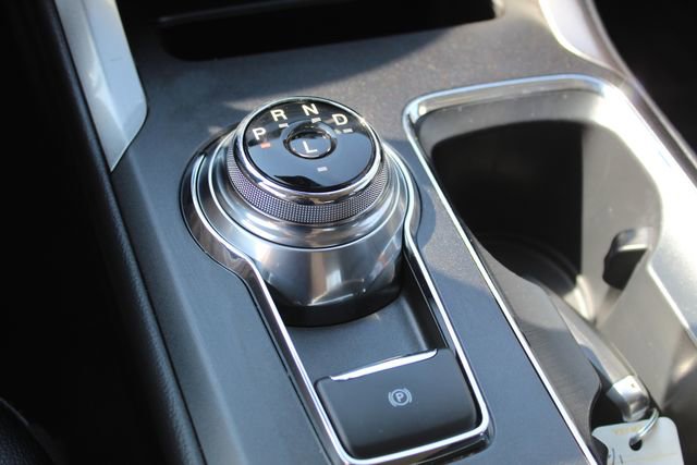 Used 2020 Ford Fusion SEL FWD image 25