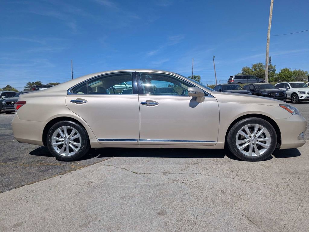 Used 2011 Lexus ES 350 image 4