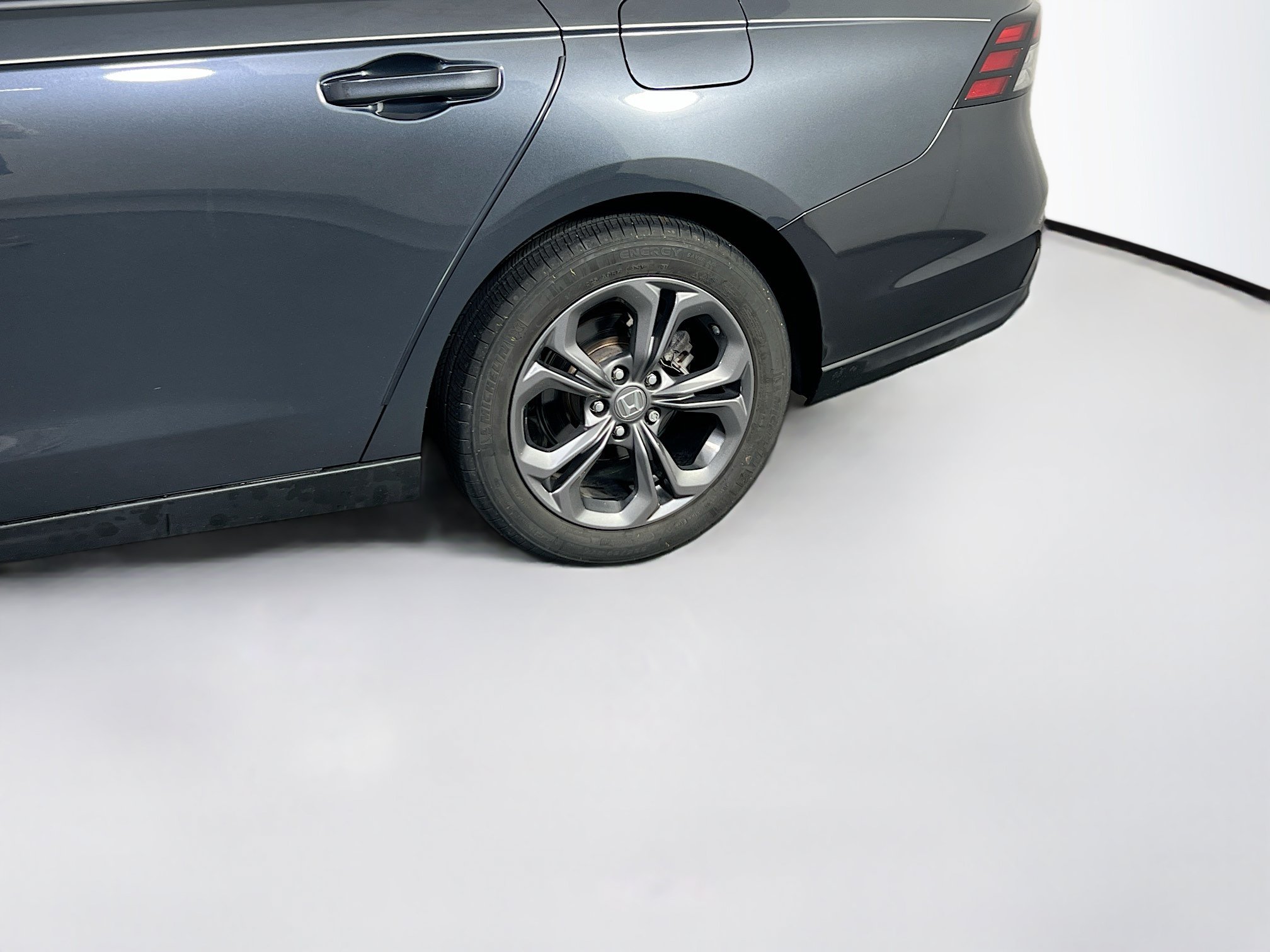 Used 2023 Honda Accord EX image 30