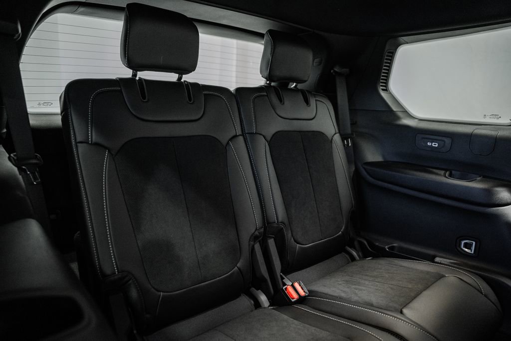 New 2025 Jeep Grand Cherokee L Altitude image 33