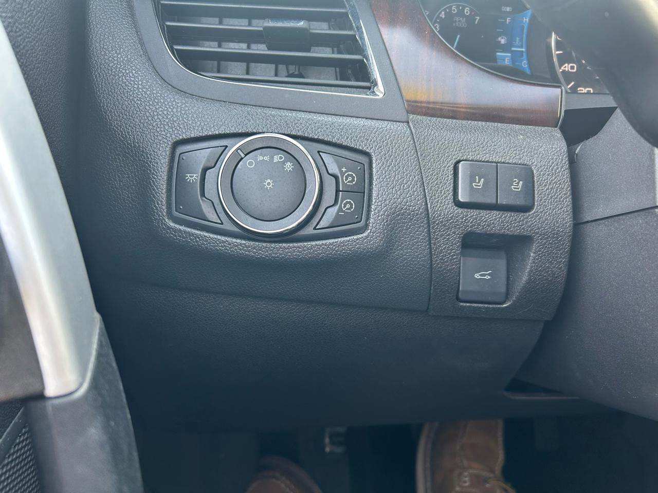 Used 2011 Ford Edge Limited w/ 302A Rapid Spec Order Code image 31