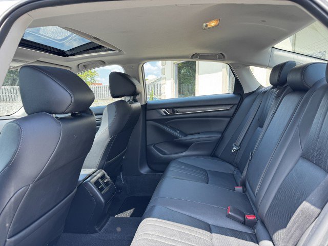 Used 2020 Honda Accord Touring image 7
