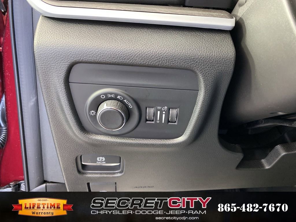 New 2026 Jeep Grand Cherokee Altitude image 15