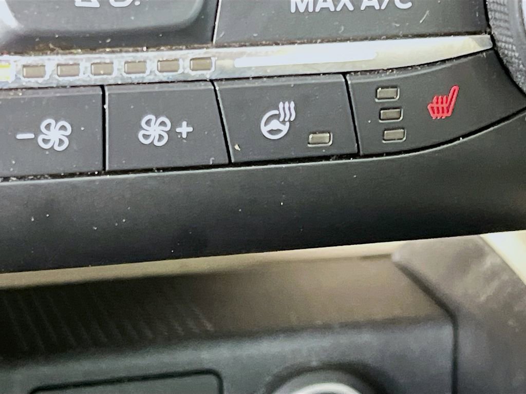 Used 2020 Ford Escape Titanium image 22