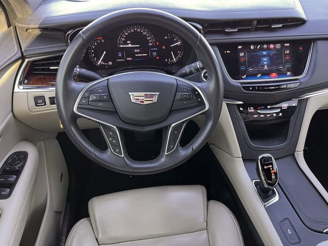 Used 2017 Cadillac XT5 Luxury w/ Driver Awareness Package image 13