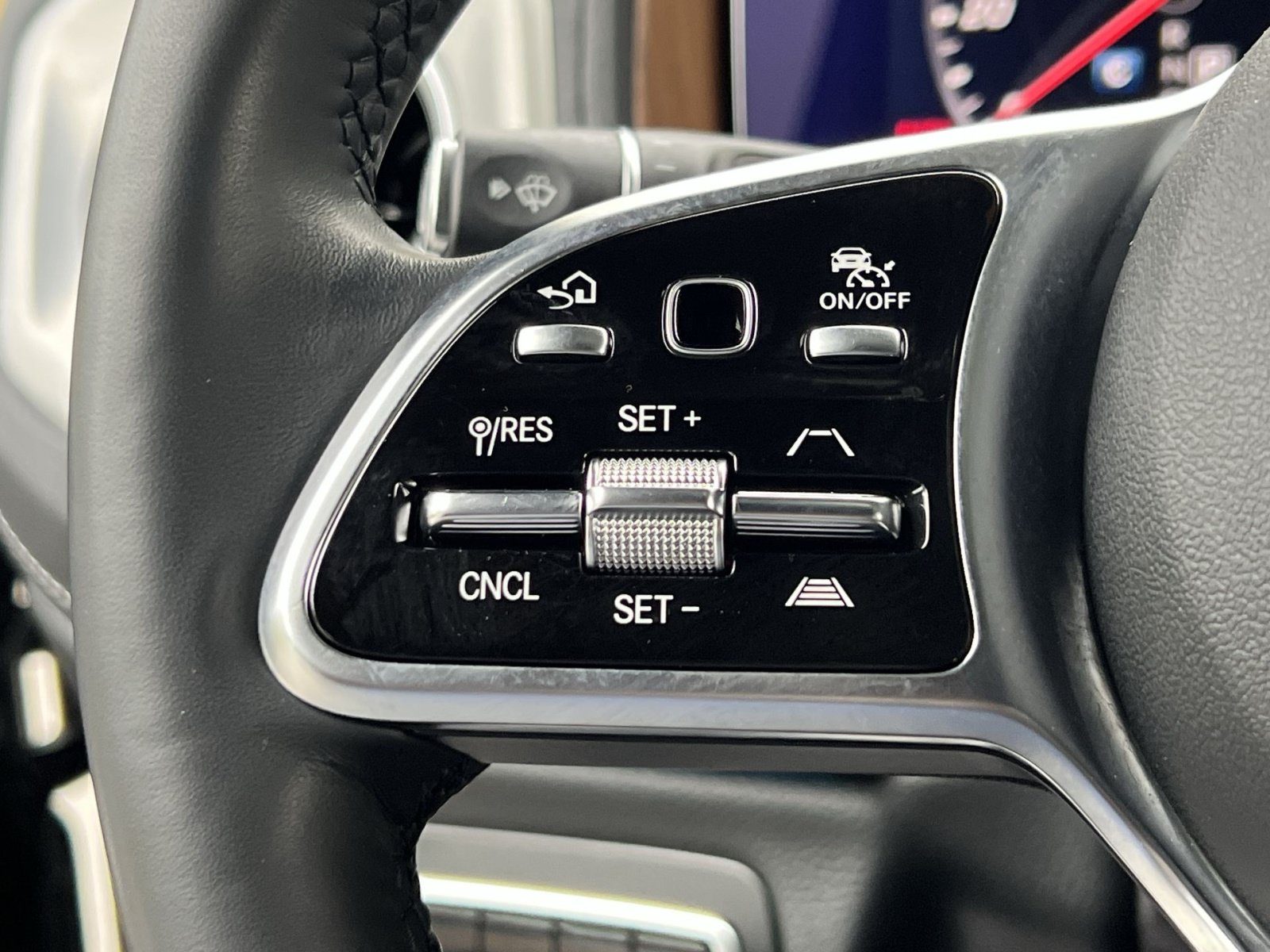 Certified 2024 Mercedes-Benz G 550 image 35