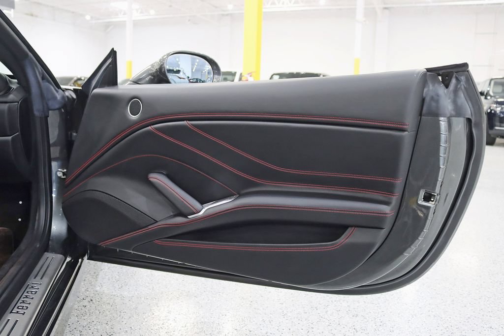 Used 2016 Ferrari California T RWD image 31