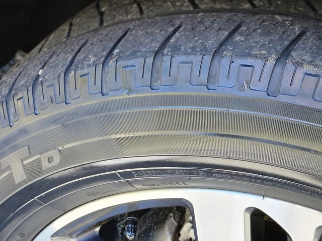 Used 2024 Ford Expedition Limited image 11