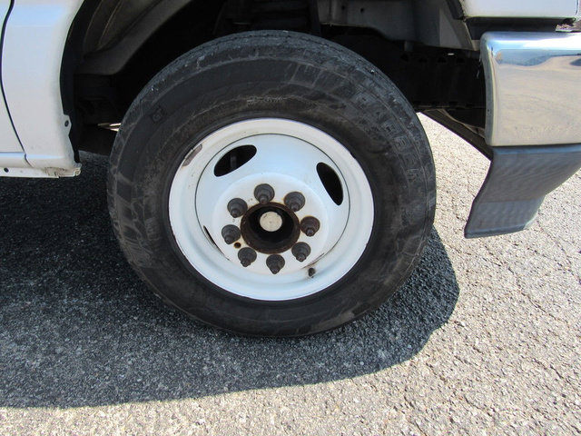 Used 2022 Ford E-450 and Econoline 450 Super Duty w/ Power Windows & Locks Group RWD image 10