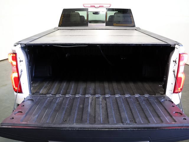 Used 2020 Chevrolet Silverado 1500 High Country w/ Technology Package AWD/4WD image 11