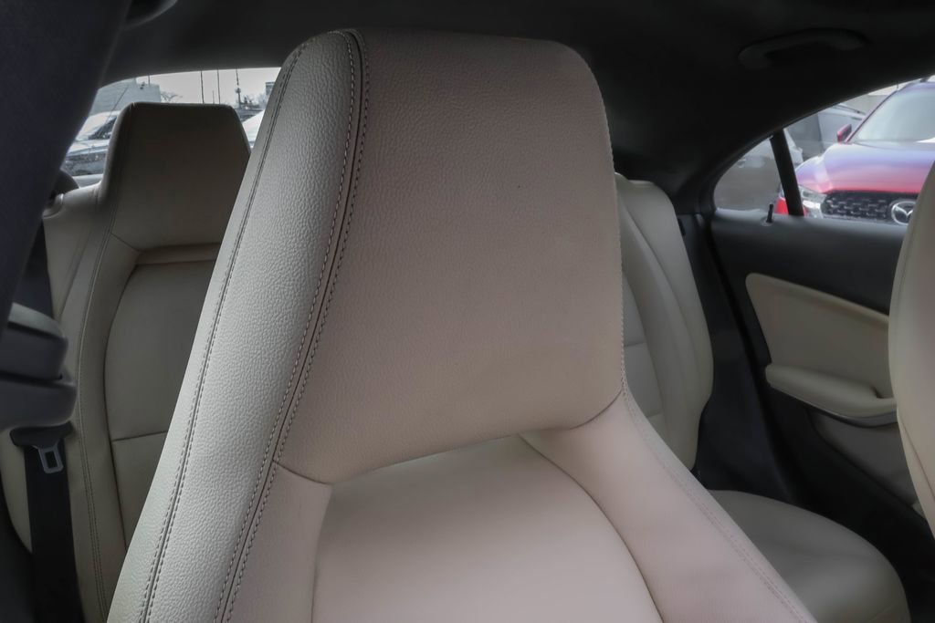 Used 2018 Mercedes-Benz CLA 250 4MATIC image 33