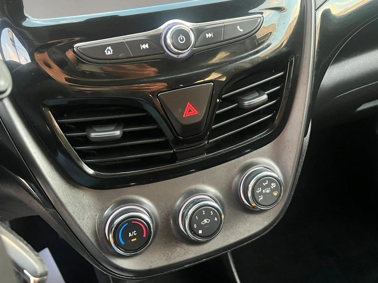 Used 2021 Chevrolet Spark LT FWD image 29