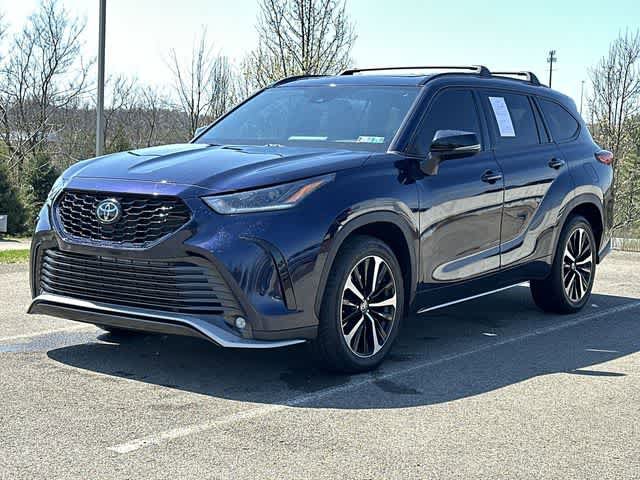 Used 2022 Toyota Highlander XSE AWD/4WD image 1