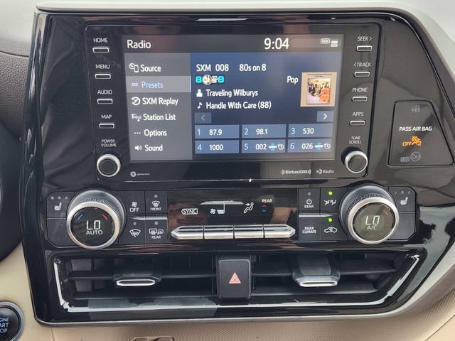 Used 2021 Toyota Highlander XLE FWD image 5
