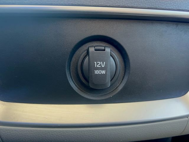 Used 2023 Kia Carnival LX FWD image 16