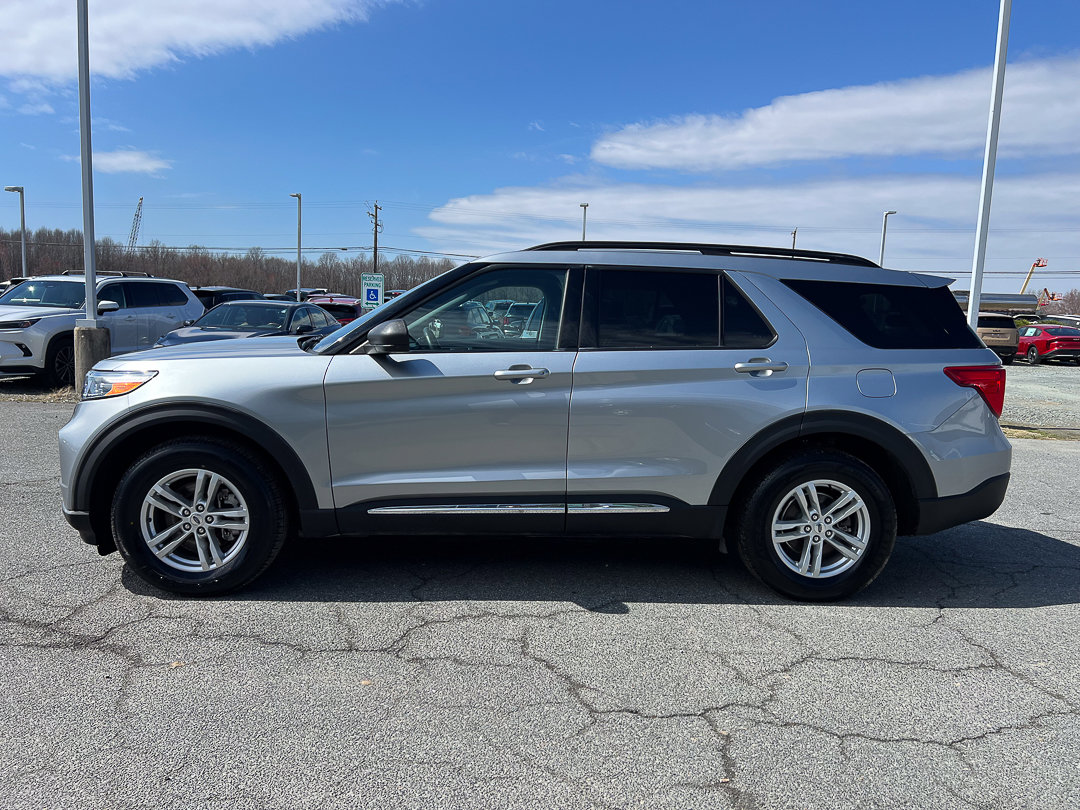 Used 2023 Ford Explorer XLT w/ Equipment Group 202A image 2